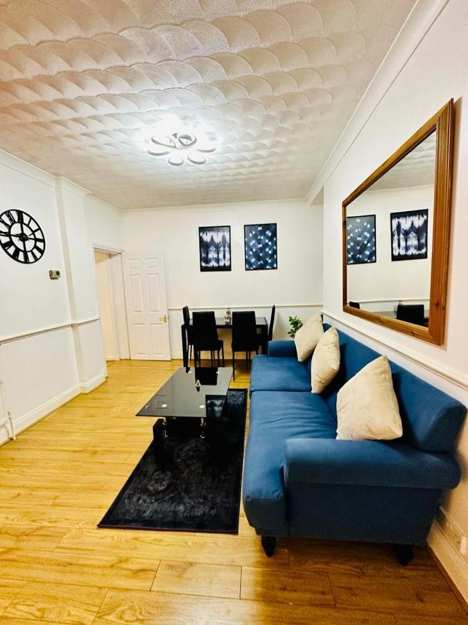 Cosy 3 Bed House - Cent. Free Parking Holiday home Reading